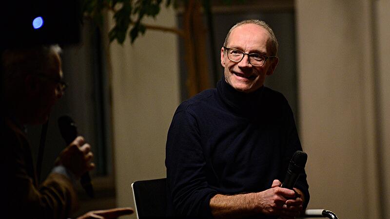 Beim Bamberger Literaturfestival erz&auml;hlte John von D&uuml;ffel eine Geschichte von Konsum und Verzicht.