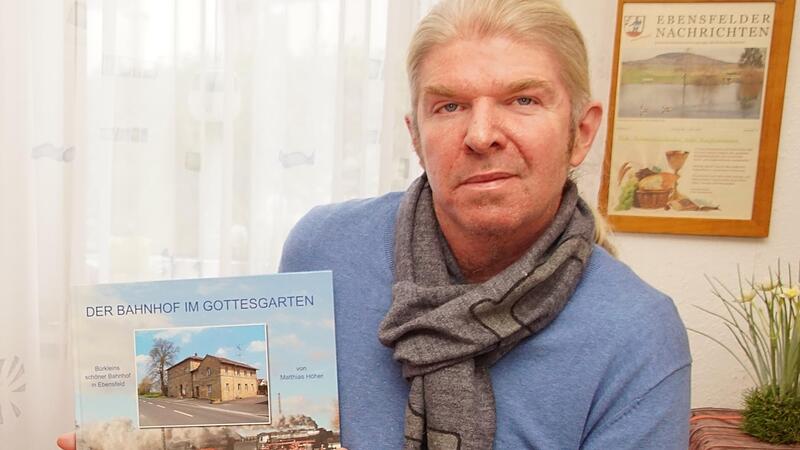 Matthias Höher hat seine Bilder in einem Buch verewigt. Matthias Höher hat seine Bilder in einem Buch verewigt.