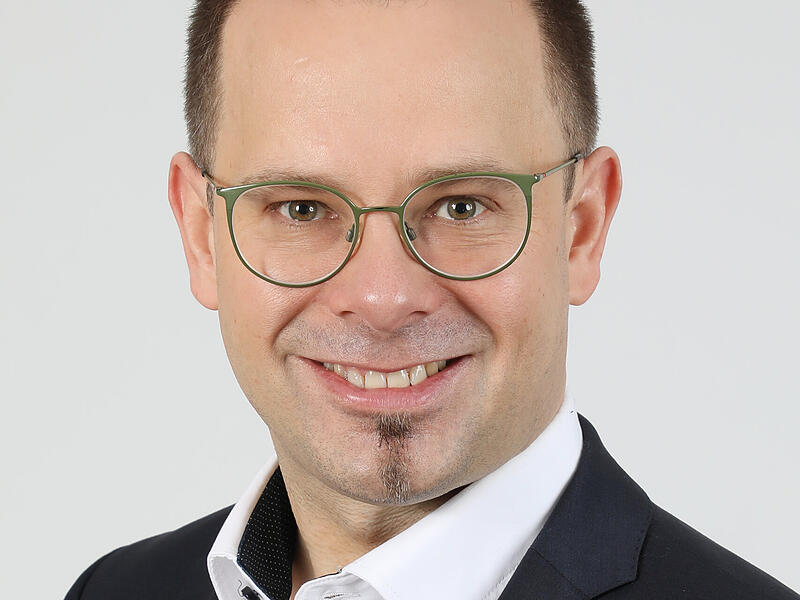 Sven Schuster von der CSU hat die Wahl mit 66,5 % der Stimmen gewonnen und ist damit der neue B&uuml;rgermeister von Steinwiesen.