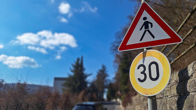 Stra&szlig;enverkehr in Bad Br&uuml;ckenau: Tempomessung