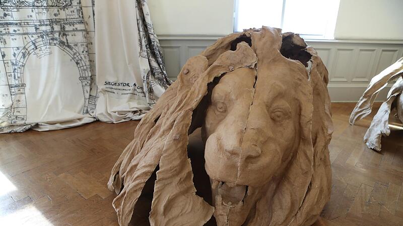 Andreas von Weizsäckers Löwenkopf aus Papier Andreas von Weizsäckers Löwenkopf aus Papier