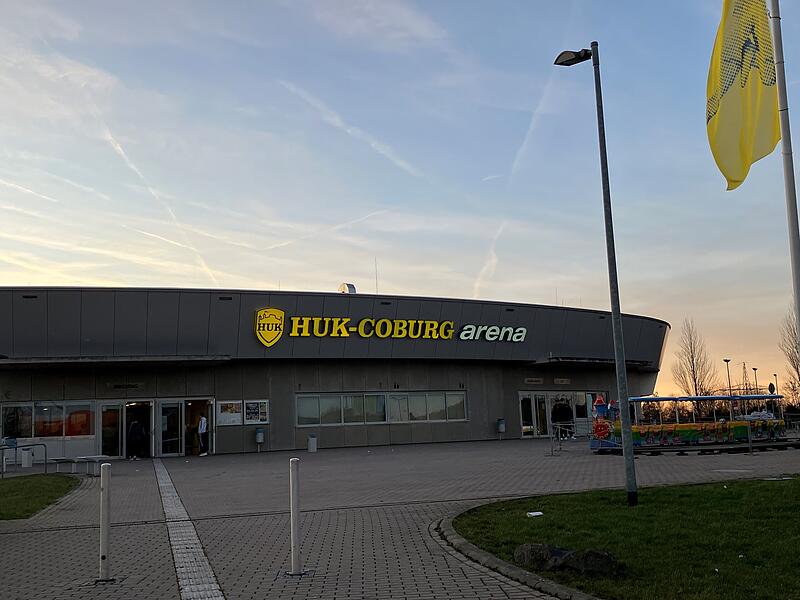 Die HUK-Arena in Coburg. Aufgrund eines Feueralarms musste die Vorrunde der Hallenkreismeisterschaft am Sonntag abgebrochen werden.