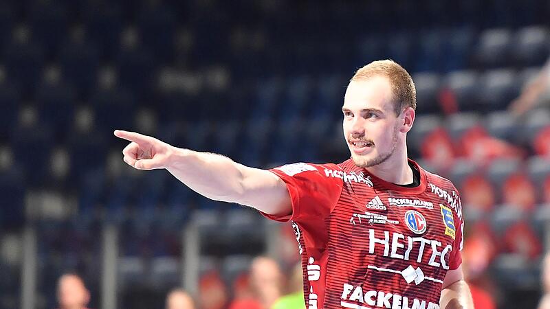 Publikumsliebling Tim Zechel verlängert seinen Vertag beim HC Erlangen vorzeitig um ein weiteres Jahr. Publikumsliebling Tim Zechel verlängert seinen Vertag beim HC Erlangen vorzeitig um ein weiteres Jahr.