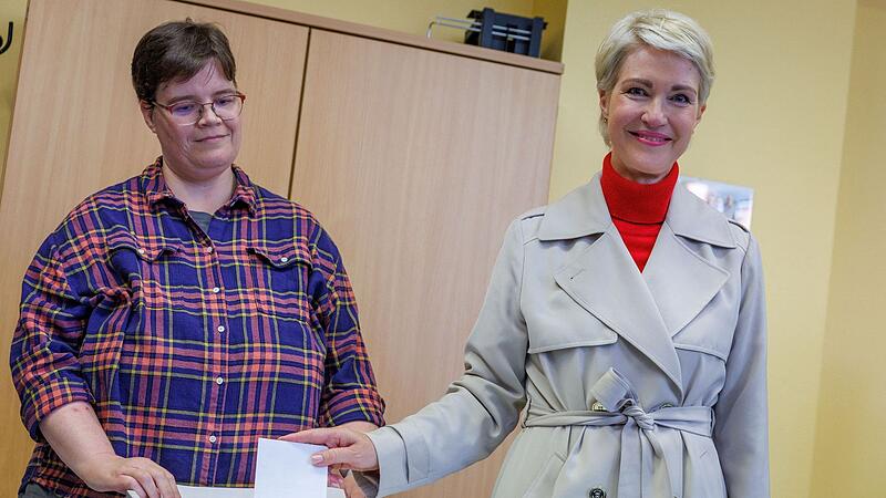 Landtagswahl in Mecklenburg-Vorpommern - Stimmabgabe Schwesig Landtagswahl in Mecklenburg-Vorpommern - Stimmabgabe Schwesig