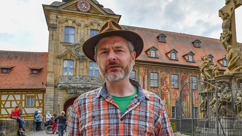 Christoph Wolff weiß ganz genau, welchen unterschiedlichen Touristen-Typen Bamberg besuchen. Seit 2004 arbeitet er als Stadtführer. Christoph Wolff weiß ganz genau, welchen unterschiedlichen Touristen-Typen Bamberg besuchen. Seit 2004 arbeitet er als Stadtführer.