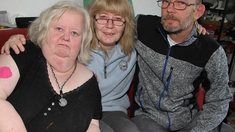 Die Geschwister Susanne Marshall (55), Martin Andresen (56) und Andrea Rosenberger (57) haben ihre halbe Familie an Corona verloren.