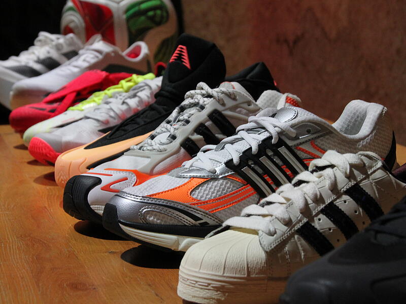Gesteigerter Umsatz und positive Prognose: Adidas verkaufte 2025 nach eigenen Angaben 150 Millionen Paar Schuhe weltweit.