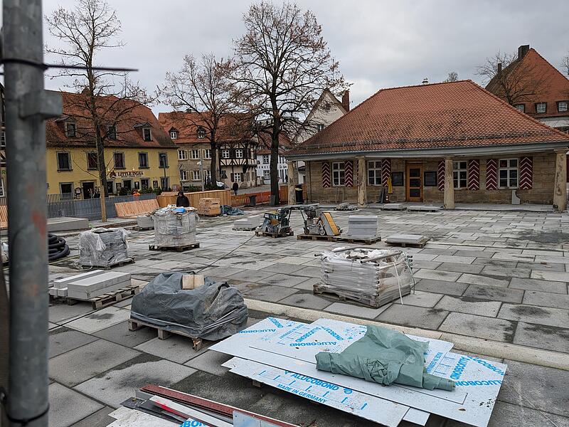 Paradeplatz ForchheimParadeplatz Forchheim Eindrücke vom 29. November, seit der Verkehr am Paradeplatz wieder freigegeben ist.