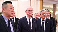 Wirtschaftsbosse treffen Chinas Ministerpräsidenten Wirtschaftsbosse treffen Chinas Ministerpräsidenten