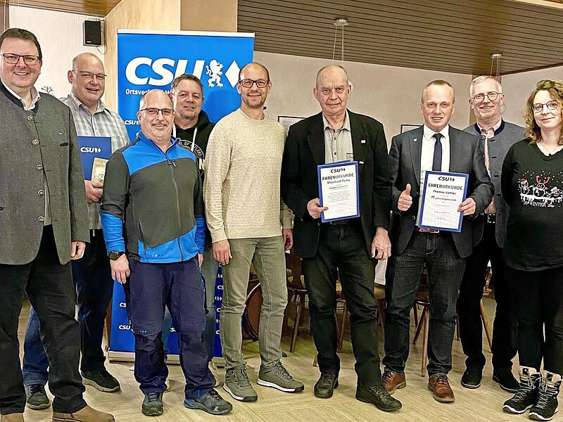 Kreisvorsitzenden Bernd Liebhardt (li.) und die Gemeinderatskandidaten Andres (Franz) Vetter und Dominik Fehn (4. und 5. v. l.) freuten sich mit den Geehrten Ingo Neubauer und Rene G&auml;rtner (2. und 3. v. l.) sowie Manfred Fehn und B&uuml;rgermeister Tho...