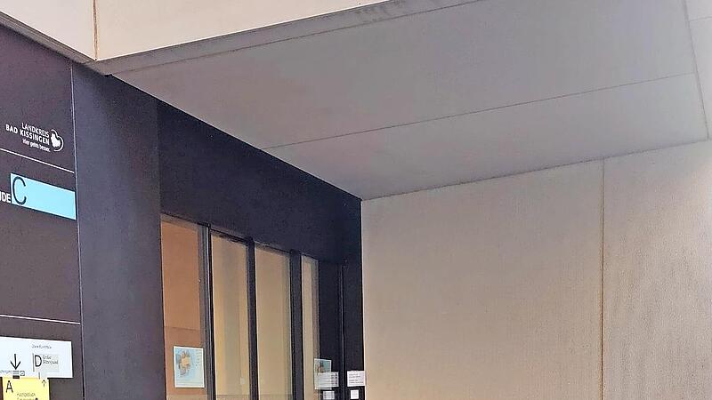 So sieht der Eingang zum Gebäude C des Landratsamtes in der Mühlgasse aus. So sieht der Eingang zum Gebäude C des Landratsamtes in der Mühlgasse aus.