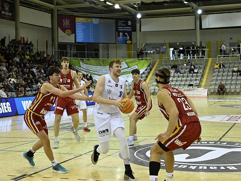_HLX5677 HL BBC Coburg gegen W&uuml;rzburg Baskets Akademie Ole Thei&szlig;