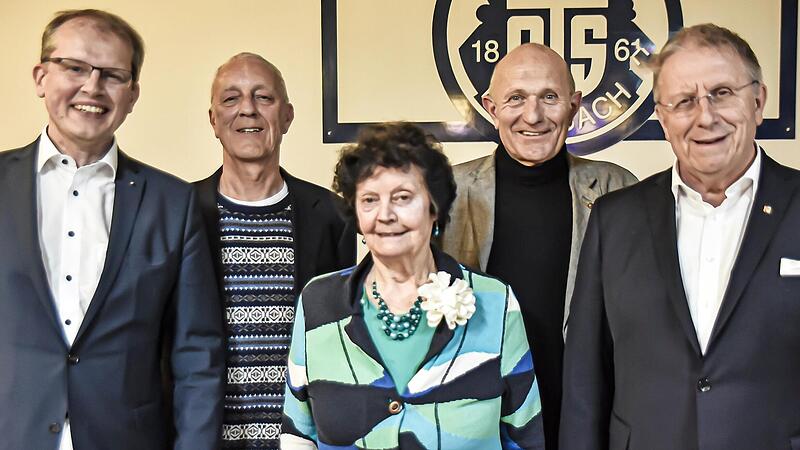 Im Bild Dritter B&uuml;rgermeister Ralf Hartnack, Uwe Kern, Heidesuse Wagner, Michal Deichsel (alle ATS) und Bezirkstagspr&auml;sident Henry Schramm.