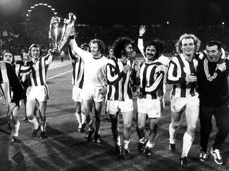 Bayern München mit dem Europapokal 1974