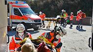 Der Rettungsdienst im Landkreis Rhön-Grabfeld hatte im Jahr 2022 insgesamt mehr als 7200 Notfalleinsätze. Der Rettungsdienst im Landkreis Rhön-Grabfeld hatte im Jahr 2022 insgesamt mehr als 7200 Notfalleinsätze.