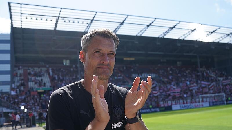 Trainer Alexander Blessin vom FC St. Pauli