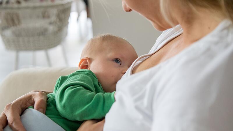 Stillende Mutter