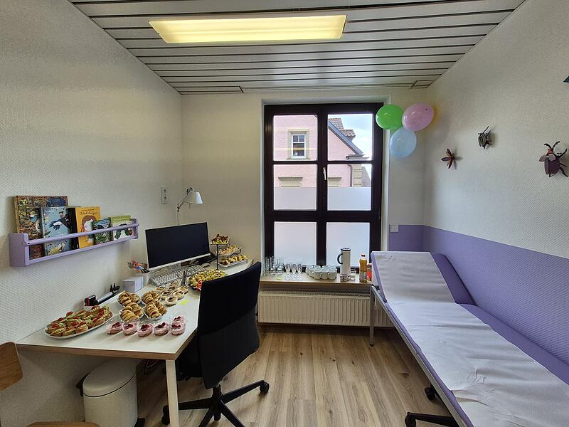 Ein Bilderrundgang durch die Praxis am Tag der Er&ouml;ffnungDie neue Facharztpraxis f&uuml;r Kinder- und Jugendmedizin in Kronach