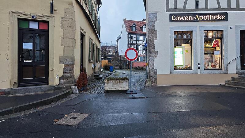 Kein Durchgang: Die Apothekergasse ist auch mit abgebauten Gerüsten gesperrt. Kein Durchgang: Die Apothekergasse ist auch mit abgebauten Gerüsten gesperrt.