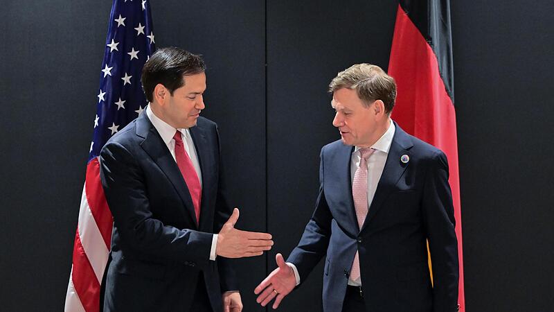 Bundesau&szlig;enminister Johann Wadephul (rechts) d&uuml;rfte mit seinem amerikanischen Amtskollegen  Marco Rubio in Br&uuml;ssel auch &uuml;ber die deutschen Verteidigungsausgaben gesprochen haben.
