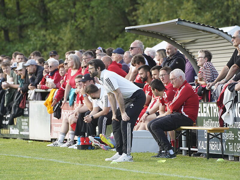 Staffelsteins Trainer Lars Scheler kam im Relegationsspiel gegen Pfarrweisach nur kurz ins Schwitzen. Staffelsteins Trainer Lars Scheler kam im Relegationsspiel gegen Pfarrweisach nur kurz ins Schwitzen.