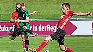 Erik Wetstein (in Grün) und die Neukenrother mussten sich zuletzt gegen den FSV Buttenheim mit einem 2:2-Remis begnügen.