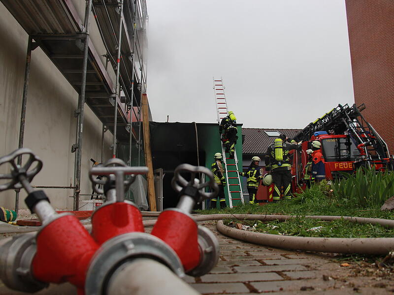 Brand im Schulschwimmbad AdelsdorfBrand im Schulschwimmbad Adelsdorf