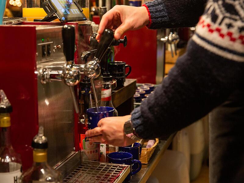 Frischen Gl&uuml;hwein gibt es am 25. und 26. November in Thundorf.