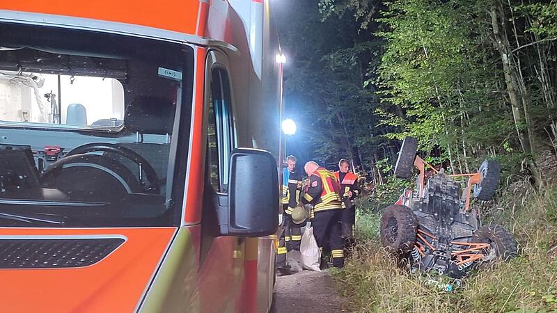In der Unfallnacht im September 2023 war es für die Rettungskräfte nicht leicht, zum Ort im Sulzfelder Forst zu gelangen, wo der Buggy mit den drei Insassen in einen Graben gestürzt war. Wegen fahrlässiger Tötung stand nun der Fahrer vor Gericht.