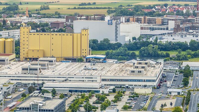 ZF geh&ouml;rt mit &uuml;ber 9000 Besch&auml;ftigten zum gr&ouml;&szlig;ten Arbeitgeber in Unterfranken. Im Bild das Werk in Schweinfurt mit ZF Aftermarket und dem Entwicklungszentrum.