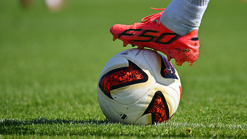 Bei manchen Vereinen der Region ruht der Ball fast elf Wochen, woanders gerade einmal drei. Fränkische Vereine haben zwischen Pflichtspielen in alter und neuer Saison unterschiedliche Pausenzeiten. Bei manchen Vereinen der Region ruht der Ball fast elf Wochen, woanders gerade einmal drei. Fränkische Vereine haben zwischen Pflichtspielen in alter und neuer Saison unterschiedliche Pausenzeiten.