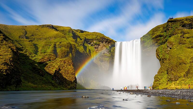 Einmal Skogafoss. Der Parade-Wasserfall (Von gef&uuml;hlt Tausenden von Wasserf&auml;llen auf Island).