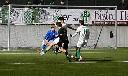 Sport Fu&szlig;ball Saison 2025 / 2026 Bayernliga Nord  21. Spiel am Freitag  06.03.2026 Spielort  Neudrossenfeld Sportpark Am Weinberg  Kunstrasenplatz  Beginn 19.00 h  TSV Neudrossenfeld  gegen FC Eintracht Bamberg Halbzeitergebnis tor 0:1 LUca Auer gegen To