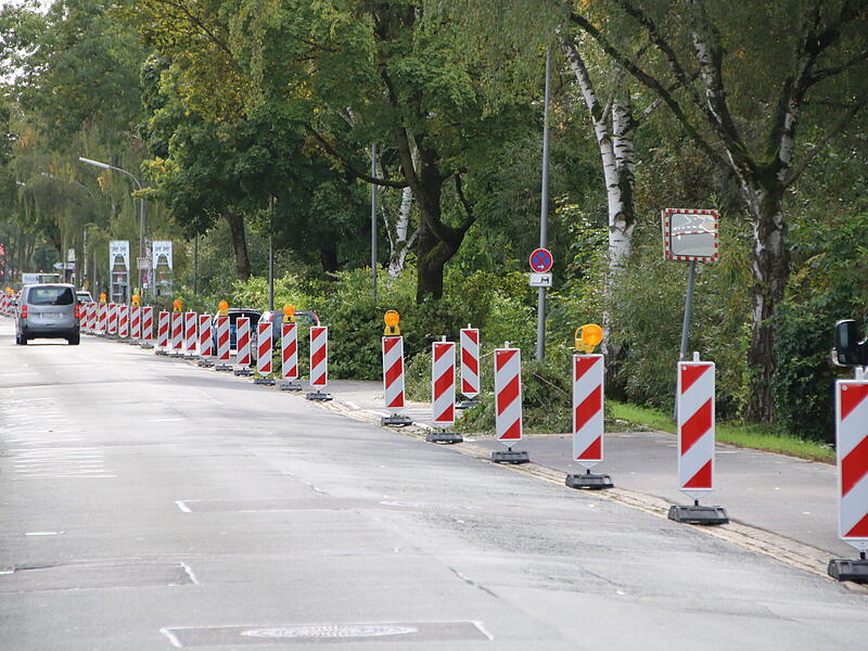 Uferstraße Coburg Der Seitenstreifen in der Uferstraße – und zwar zwischen der Ernst-Faber-Brücke (Globe) und der Wassergasse – wird zum Radweg umgebaut.