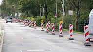 Der Seitenstreifen in der Uferstra&szlig;e&nbsp;&ndash; und zwar zwischen der Ernst-Faber-Br&uuml;cke (Globe) und der Wassergasse&nbsp;&ndash; wird zum Radweg umgebaut.
