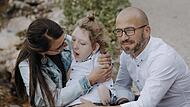 Angelika und Tobias Wahl aus Himmelkron haben den schwer behinderten Erik vor 15 Jahren als Pflegekind in ihre Familie aufgenommen.