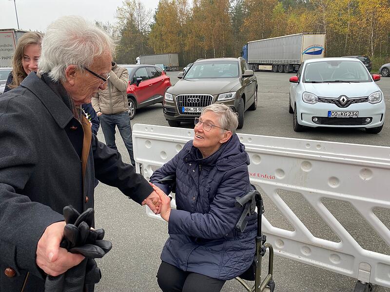 Horst Teltschik bei Gedenken zu Mauerfall an Grenze Eisfeld Horst Teltschik bei Gedenken zu Mauerfall an Grenze Eisfeld