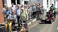 Die Café-Gruppe am „Ort der Hoffnung“.