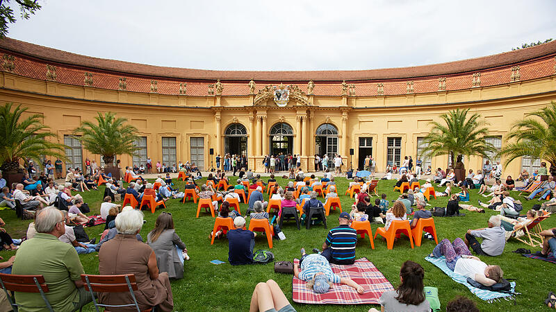Beim Erlanger Poetenfest ging es auf den ersten Blick sehr beschaulich zu. Unter der Oberfl&auml;che aber brodelte es.