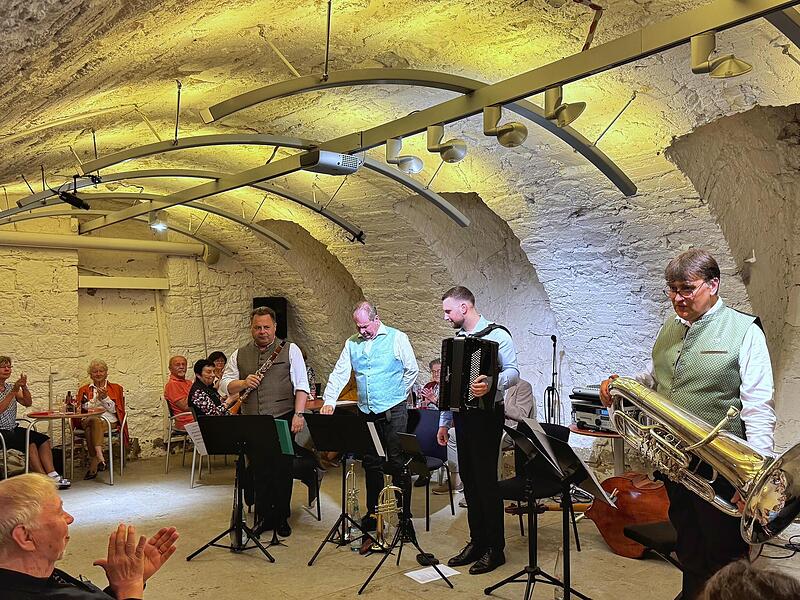 Kilian, Kolonat und TonArt bei der  langen Museumsnacht im Bismarck&lsquo;s Basement.