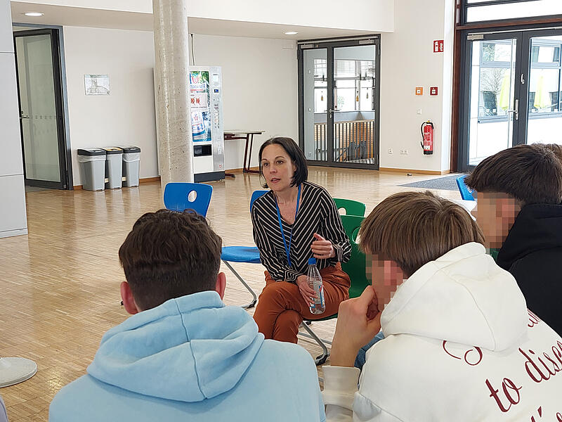 Julia Behr hat ihren Beruf als Lehrkraft an einem Gymnasium vorgestellt.