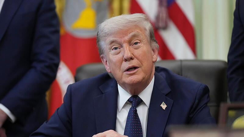 Zweifel an der geistigen Fitness Trumps nehmen Fahrt auf.  Aber nichts  spreche aktuell daf&uuml;r, dass es irgendwann zur Amtsenthebung des US-Pr&auml;sidenten komme, bedauert Chefredakteur Gerd Schneider.