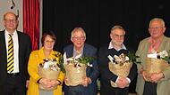 Bürgermeister Thomas Stadelmann (links) ehrte in der feierlichen Jahresschlusssitzung des Stadtrates (von rechts) Edwin Stößlein, Dietmar Herrnleben, Richard Schlegelmilch und Christiane Krämer für ihr herausragendes Engagement.