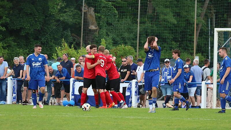 Die SpVgg Uehlfeld bejubelt den Einzug in die Relegation zur Kreisliga. Das Spitzenspiel der Kreisklasse 2 hatte &uuml;ber 600 Zuschauer aufs Heroldsbacher Sportgel&auml;nde gelockt.Forchheim & Fr&auml;nkische Schweiz