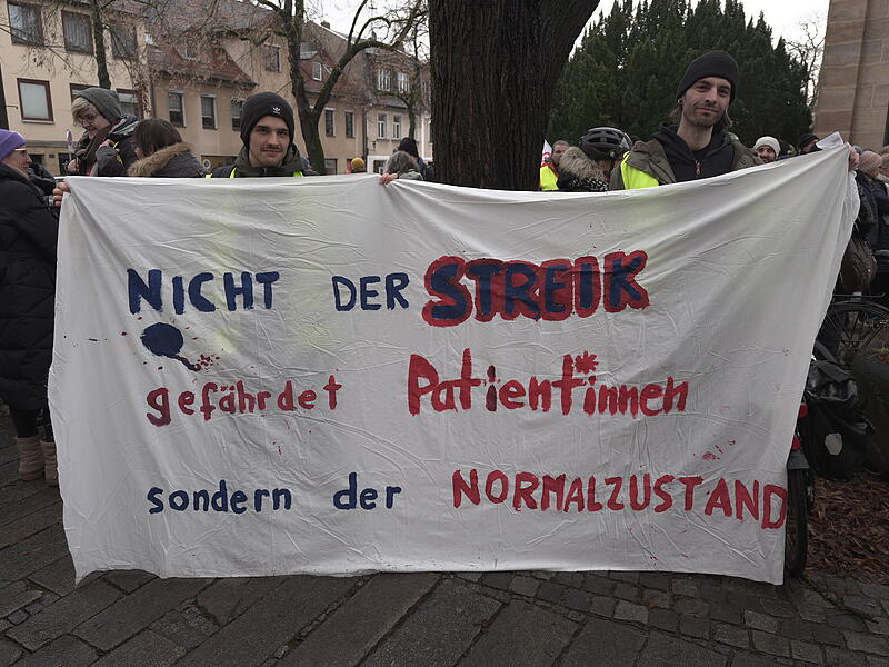 Warnstreik in Mittelfranken: Universit&auml;tsklinikums- und Hochschulmitarbeiter legen ihre Arbeit niederWarnstreik Erlangen