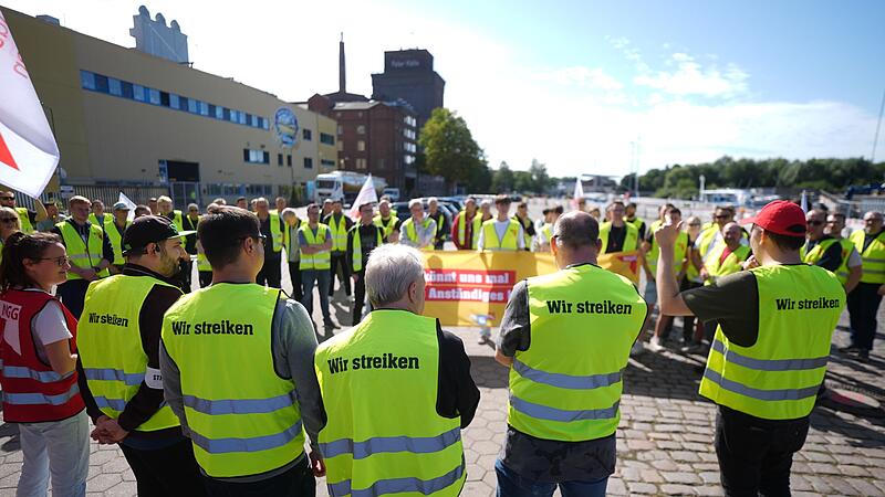 Streikkundgebung bei Kölln Flocken Streikkundgebung bei Kölln Flocken