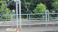 Rund eine Million Euro investierte der Zweckverband Abwasserbeseitigung Mittlerer Itzgrund in das Belebungsbecken. W&auml;hrend der Bauphase musste Schmutzwasser in ein bisher stillgelegtes Becken umgepumpt werden, um den Betrieb aufrechtzuerhalten. Ma...