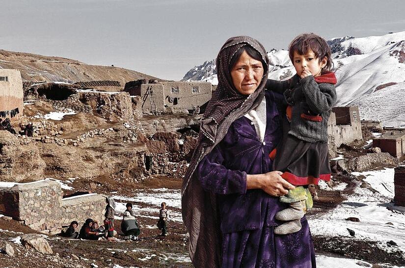 Wie diese B&auml;uerin im zentralen Hochland Afghanistans sind Millionen Menschen auf Winterhilfe angewiesen.