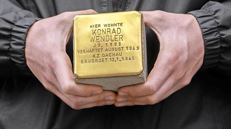 Der erste Stolperstein in Ebern gedenkt des Uhrmachers und Musikers Konrad Wendler.