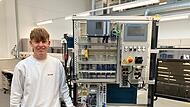 Der 16-jährige Janis Peter ist bei Brose  Auszubildender für Automatisierungstechnik.